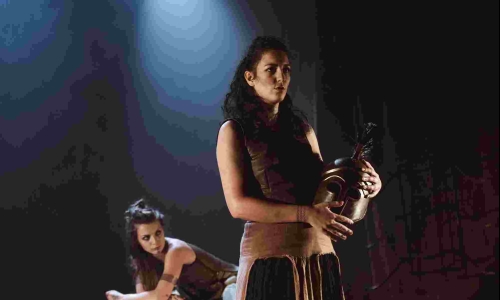 ,,AMAZONS
